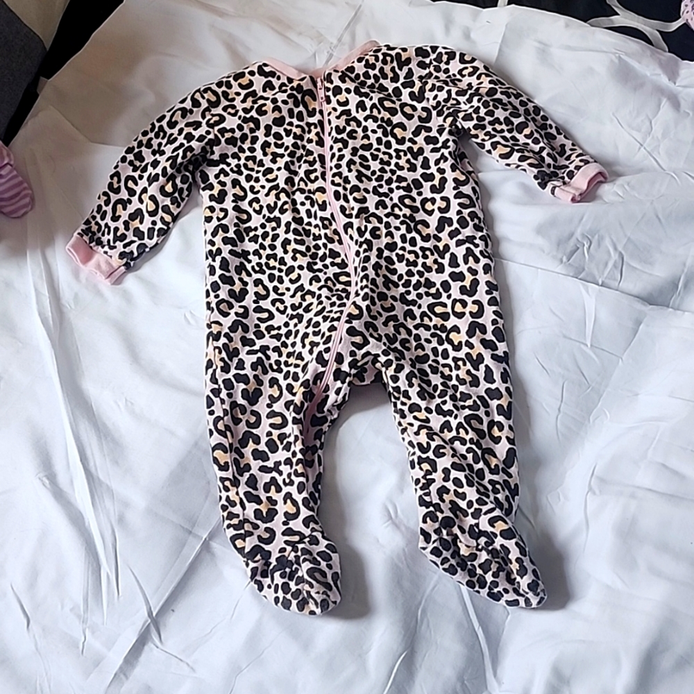 3-6m cheetah/leopard print pale pink zip up footed sleeper by monkey bars